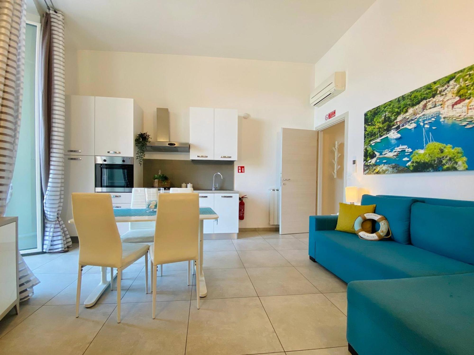 Alla Casa Rosa Al Mare, Central Seafront Stay With Free Private Garage, Air Conditionig, Wi-Fi, Ideal Choice For A Relaxing And Exciting Coastal Escape Rapallo Exterior photo