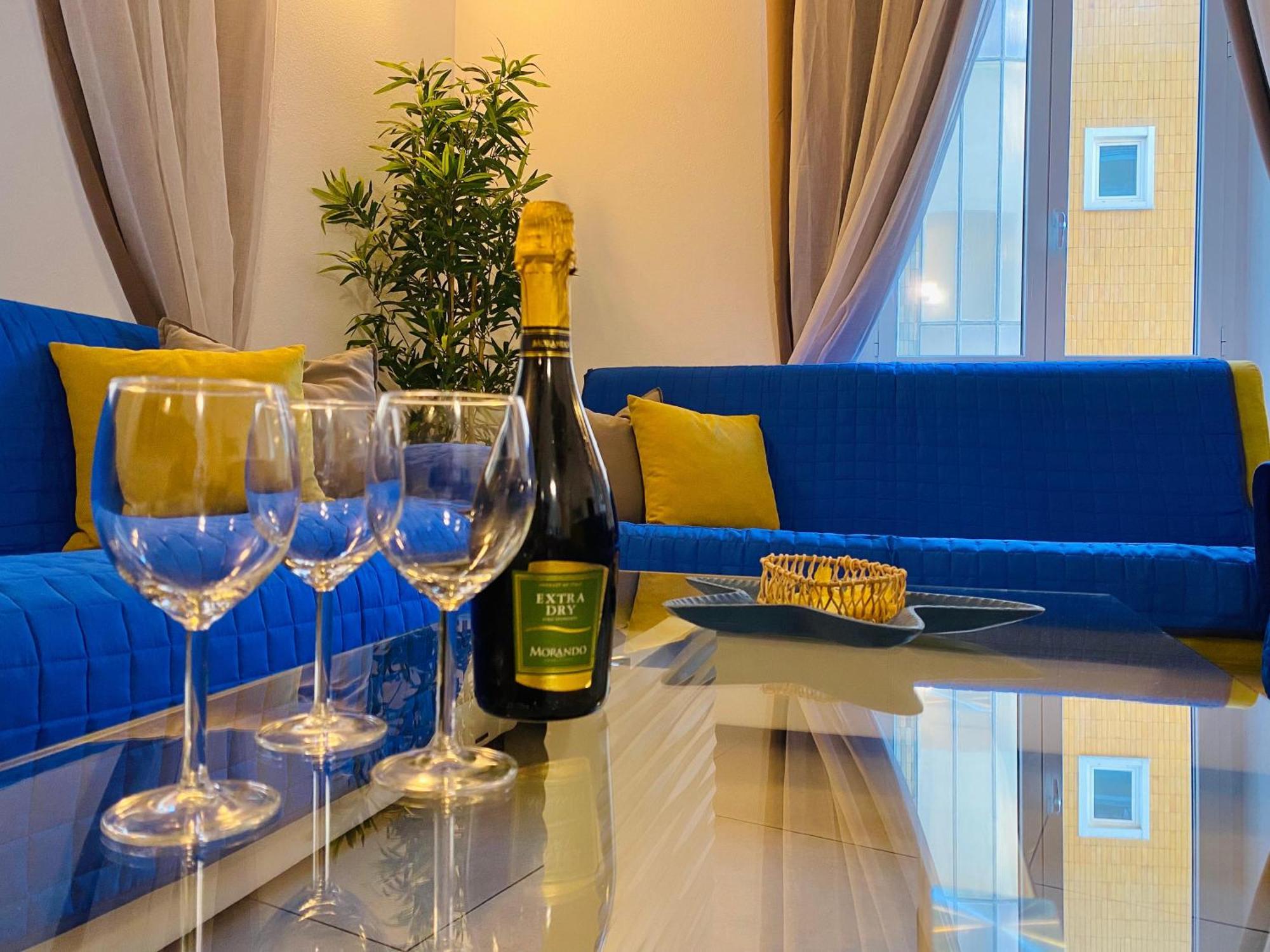 Alla Casa Rosa Al Mare, Central Seafront Stay With Free Private Garage, Air Conditionig, Wi-Fi, Ideal Choice For A Relaxing And Exciting Coastal Escape Rapallo Exterior photo